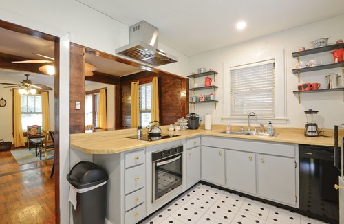 Gulfport Cottage | The Seven Oaks Cottage