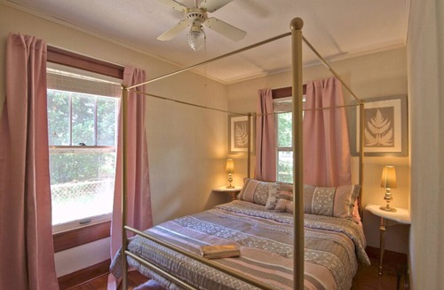 Gulfport Cottage | The Seven Oaks Cottage