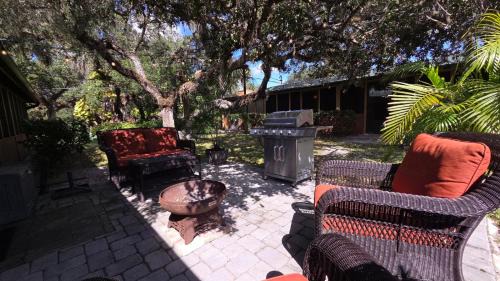 River Ranch Apartment | The Shady Porch 1BR Cottage at Westgate 303