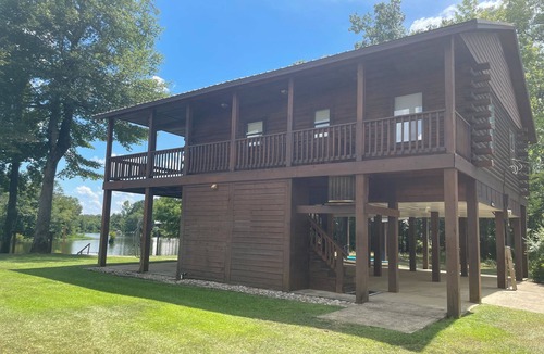 Aliceville House | The Sipbee Camphouse on the river. Relax and fish with family and friends.