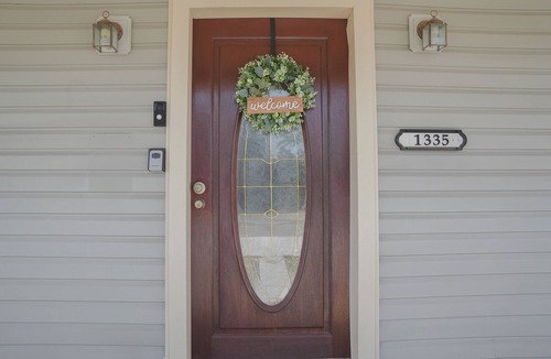 Slidell House | The Southern Porch Cottage Near NOLA & Coast
