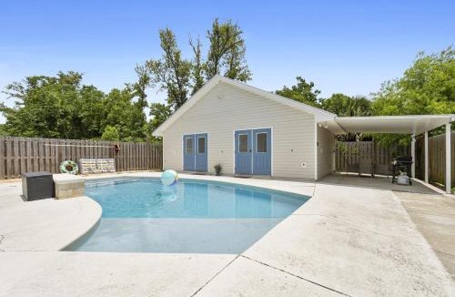 Lynn Haven House | The Splash Pad Sleeps 13 w Pool Patio and Garage