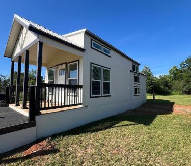 Foley Villa | The Sunflower Villa - 15 Miles from the Beach!