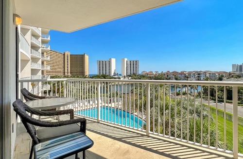 Destin Hotel | The Terrace at Pelican Beach 302
