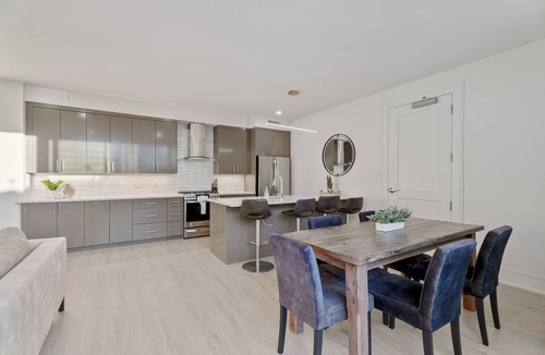 Central Business District Bed & Breakfast | The Theodore 5BD/5B - 2 Connecting Units & Decks