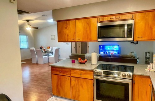 Tallahassee House | The Town & Country - 4BR, 3BA on 1.5 acres