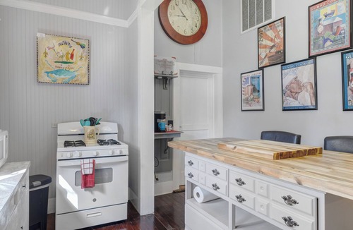 New Iberia House | The Victorian Secret - St. Peter House - Downtown, Entire House! New Reno!