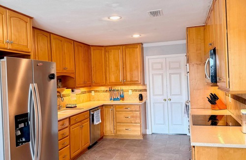 Gulf Breeze House | The Waterway Escape - Spacious 4-bedroom house on the canal