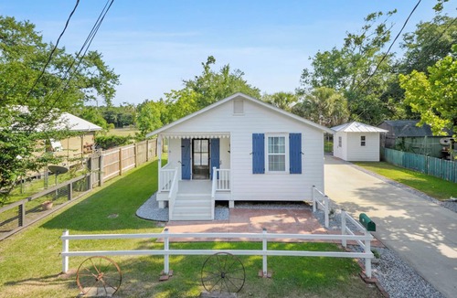 Bay St Louis Cottage | The Weekender cottage with GOLF CART in Old Town!