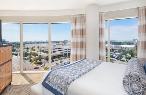 Beach Park Hotel | The Westshore Grand, A Tribute Portfolio Hotel, Tampa