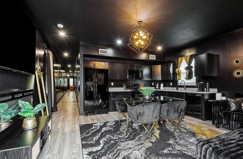 Florida Area Apartment | The Who Dat House – Luxury 5BR Saints Retreat