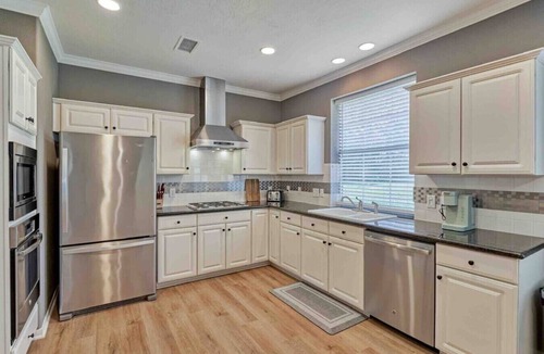 Alden Bridge House | The Woodlands 3BR 1-Story Retreat | Grill | Baby Friendly | Open Kitchen