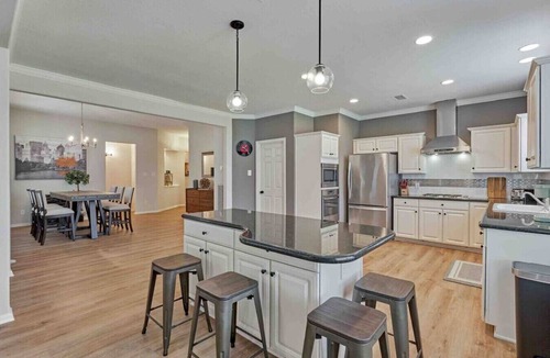 Alden Bridge House | The Woodlands 3BR 1-Story Retreat | Grill | Baby Friendly | Open Kitchen