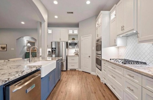 Tomball House | The Woodlands Family Retreat in Creekside