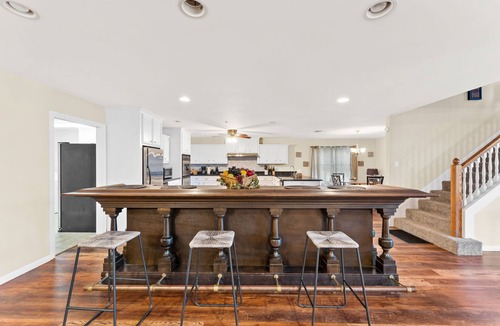 Magnolia House | The Woodlands TX Retreat Sleeps 16 Pool Jacuzzi Lake