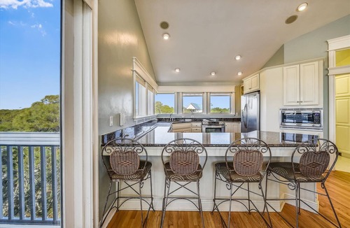 Plantation House | THIS FABULOUS FIRST-TIER PLANTATION property is the ultimate family gathering place!