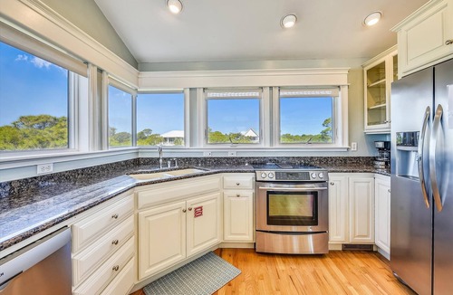 Plantation House | THIS FABULOUS FIRST-TIER PLANTATION property is the ultimate family gathering place!