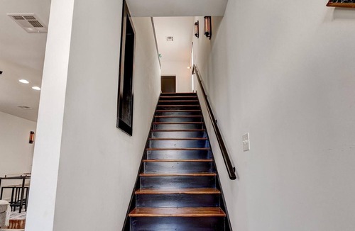 Treme House | This house is a 5 bedroom(s), 3.5 bathrooms, located in New Orleans, LA.