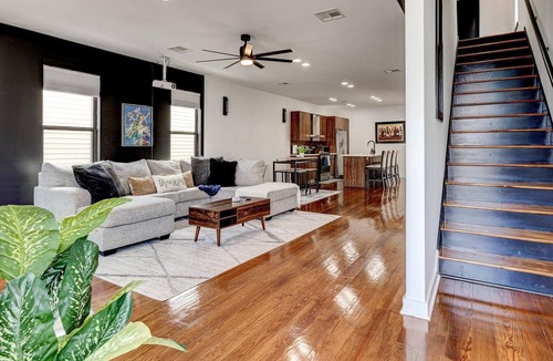Treme House | This house is a 5 bedroom(s), 3.5 bathrooms, located in New Orleans, LA.