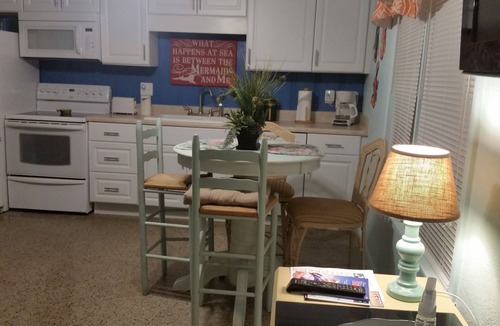Kiska Beach Cottage | This Is A Beautiful duplex, Owned By Two Southern Chicks on the West End.