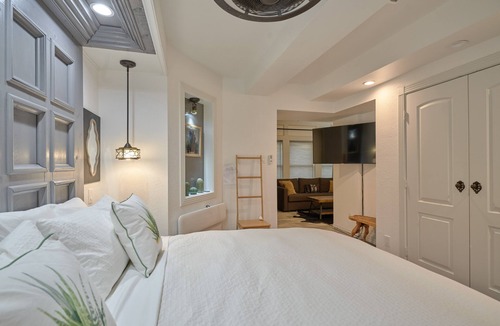 South Central Houston House | This property is featured in the book "111 Places in Houston You Must Not Miss"