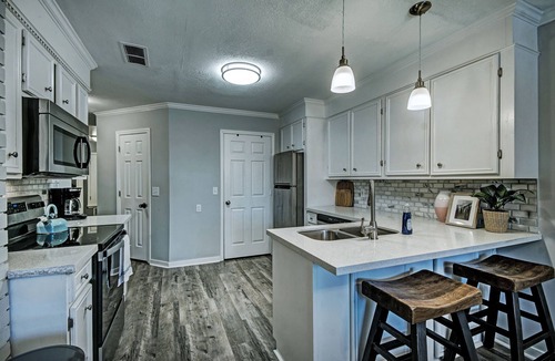 Flowood House | Three Bedroom Home Reservoir Getaway