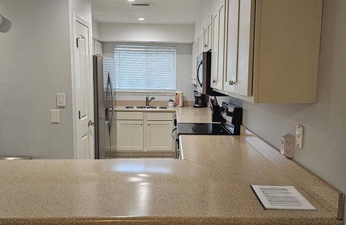 Gulf Vista House | 🌞 Three Large Beach Townhomes - Sleeps 24! 🤿 Private Pool⚓3 Free Golf Carts 🌊