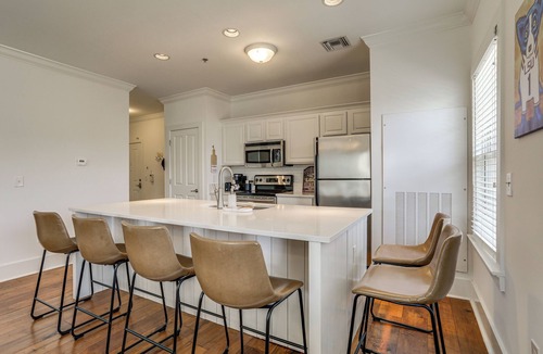 Highlands - Perkins Condo | Tiger Condo at LSU! Walk to Tiger Stadium & PMAC