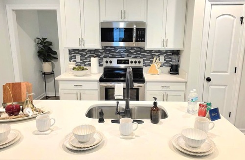 Highlands - Perkins Villa | Tiger Tracks Townhome Stay in Baton Rouge - BC1009