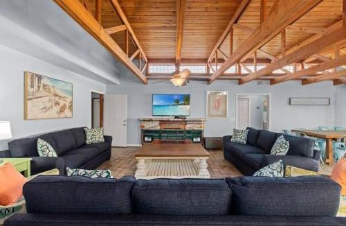 Thomas Drive House | Tiki Hut - Private Pool Home, Game Room, 5 Min Drive 2 Beach, FREE Daily Activities