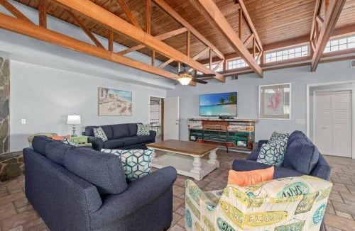 Thomas Drive House | Tiki Hut - Private Pool Home, Game Room, 5 Min Drive 2 Beach, FREE Daily Activities