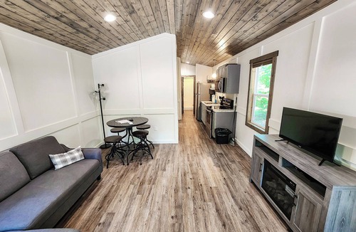 Guntersville Apartment | Tiny House Glamping Retreat- 670+ Acres Private Property on Lake Guntersville