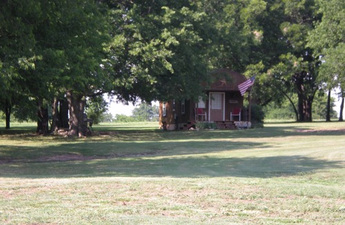 Sulphur Cottage | Tiny house with full-size amenities tucked away in the countryside