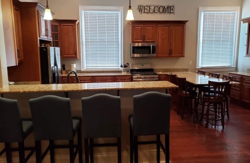 Algiers Point Apartment | Tons of Space,10 Beds,3 1/2 Bath