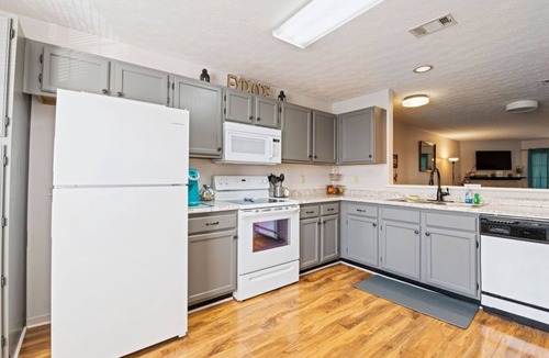 Dadeville Condo | Top Deck at Lake Martin!