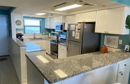 Navarre Beach Condo | Top Floor, Beach Style, Modernized. Winter is great at Navarre Beach!