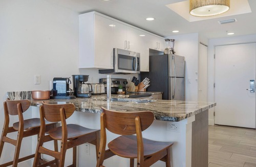 Treasure Island Condo | Top-Floor Gulf-Front Oasis♥ Panoramic Balcony Sunsets, Pool♥Few Steps To Sand