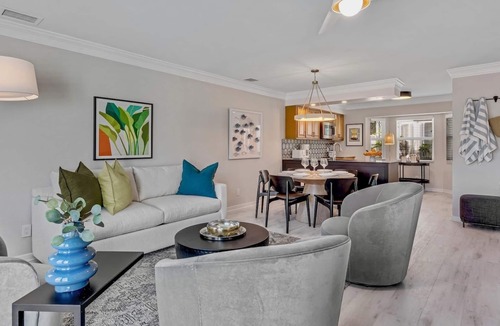 Old Town Condo | *TOP OF OLD TOWN @ DUVAL SQUARE* Renovated Home + LAST KEY SERVICES…