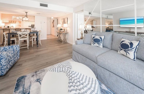 Sunnyside Condo | Totally renovated August 2024, C3 building, 2 bdr. 2bth. Amazing gulf front