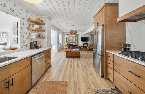 Laguna Beach Estates House | Toucan Tango ~ 1 block to beach + Pier Park & 30a ~ 1966 beach bungalow