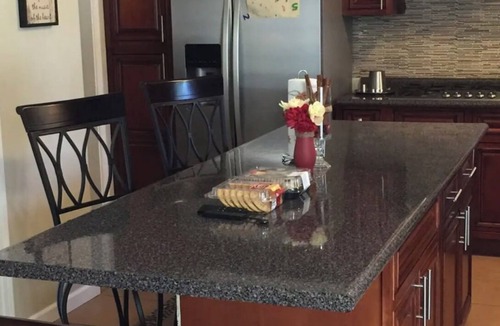 Monroe House | Town and Country Living, 3 bedroom 2 full bath home with all the amenities.