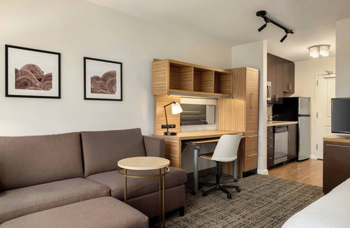 Alexandria Hotel | TownePlace Suites by Marriott Alexandria