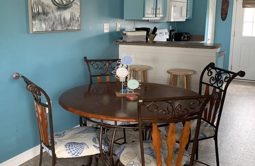 Navarre House | Townhome close to beach (sleeps 11)