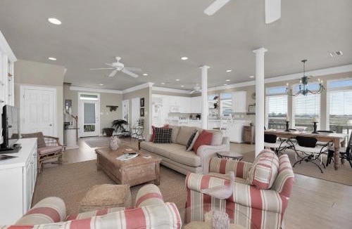 Silver Cay House | TraMarLis - Bright and Airy Bayfront home, Enjoy unobstructed views and amazing fishing! home