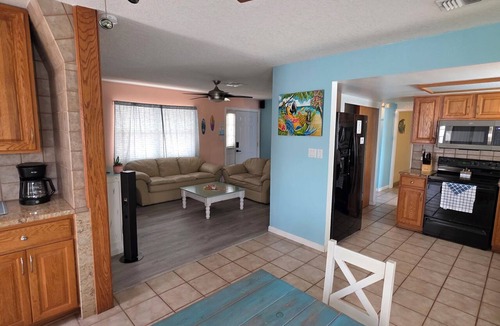 The Lakes House | Tranquil 2-bedroom house with AC in Port Richey