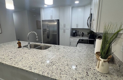 Southside House | Tranquil 3-bedroom house in charming Jacksonville Minutes to San Marco& Downtown