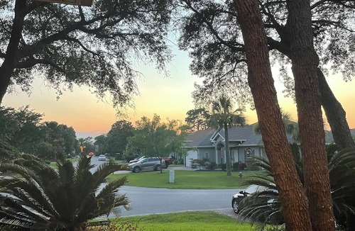 Niceville House | Tranquil 4 bedroom 3 bathroom home in blue water Bay 6 miles from Destin beaches