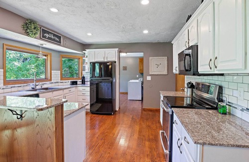Springfield House | Tranquil Family Home w/Yard, 14 Mi to Springfield