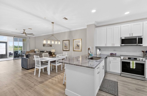 Tropical Cove Condo | Tranquil Waters at Lexington CC Lake Village