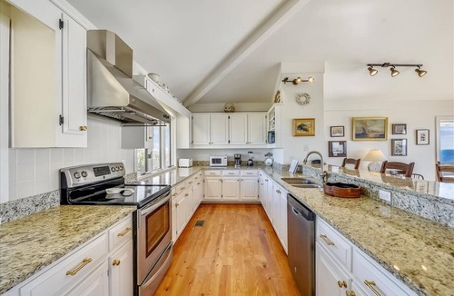 Plantation House | TREAT YOUR FAMILY to comfort in this beautiful four bedroom home.